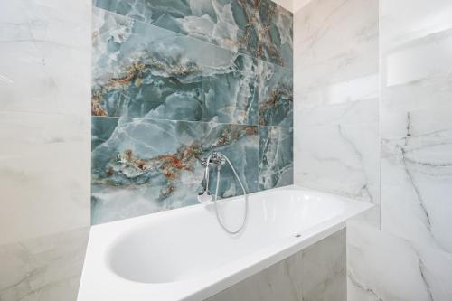 ห้องน้ำ, Large Apartment in a Quiet Area with Terrace & Free Garage in เรชโกวิเชอ อาโมคราโฮรา ห้องน้ำ, Large Apartment in a Quiet Area with Terrace & Free Garage in เรชโกวิเชอ อาโมคราโฮรา