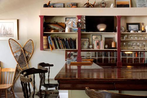 Historic Inn vacation Rental in Port Albert (ON) Historic Inn vacation Rental in Port Albert (ON)