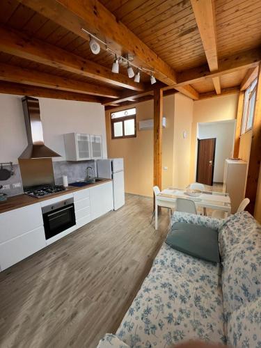 bilocale in centro a due passi dal mare in Santa Teresa Di Riva bilocale in centro a due passi dal mare in Santa Teresa Di Riva