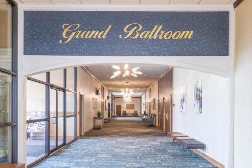 Ruang pertemuan/ballroom, Holiday Inn Cleveland - South Independence By IHG in Independence (OH) Ruang pertemuan/ballroom, Holiday Inn Cleveland - South Independence By IHG in Independence (OH)