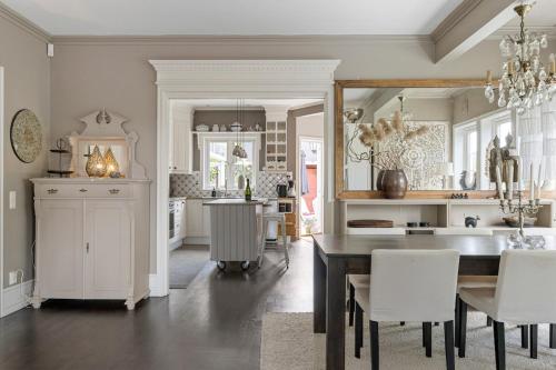 Idyllic villa near Stockholm City in 순드뷔베리 Idyllic villa near Stockholm City in 순드뷔베리