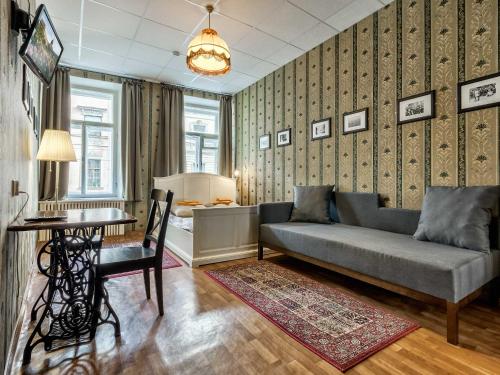 This photo about Old Friends shared on HyHotel.com