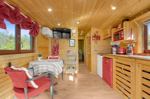 La Roulotte du Cagire - 4 pers - Pyrénées (La Roulotte du Cagire - 4 pers - Pyrenees) in Villeneuve De Riviere La Roulotte du Cagire - 4 pers - Pyrénées (La Roulotte du Cagire - 4 pers - Pyrenees) in Villeneuve De Riviere