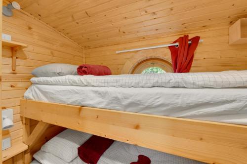 La Roulotte du Cagire - 4 pers - Pyrénées (La Roulotte du Cagire - 4 pers - Pyrenees) in Villeneuve De Riviere La Roulotte du Cagire - 4 pers - Pyrénées (La Roulotte du Cagire - 4 pers - Pyrenees) in Villeneuve De Riviere