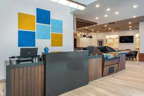 Előcsarnok, Hyatt Place Indianapolis Carmel in Carmel (Indiana) Előcsarnok, Hyatt Place Indianapolis Carmel in Carmel (Indiana)