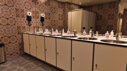 Fürdőszoba, De Lola Podshotel in Hága Fürdőszoba, De Lola Podshotel in Hága