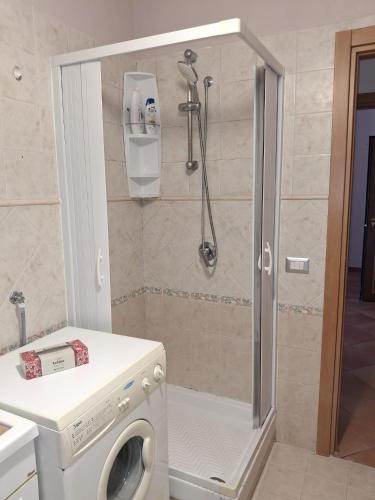 Shower, Bilocale nei pressi dell'Aeroporto in Salerno Shower, Bilocale nei pressi dell'Aeroporto in Salerno