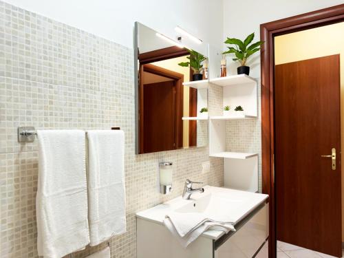 Fürdőszoba, Lovely Fiuggi Apartment - near the Thermal Baths in Fiuggi Fürdőszoba, Lovely Fiuggi Apartment - near the Thermal Baths in Fiuggi