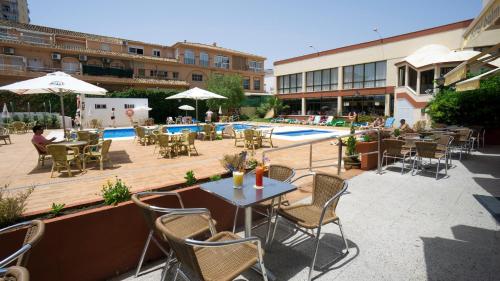 Pub/Lounge, Medplaya Hotel Balmoral in Torrequebrada Pub/Lounge, Medplaya Hotel Balmoral in Torrequebrada