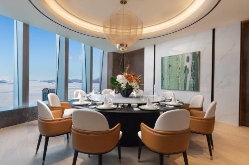 Restaurant, voco Zhoushan Putuo by IHG in Putuo Restaurant, voco Zhoushan Putuo by IHG in Putuo