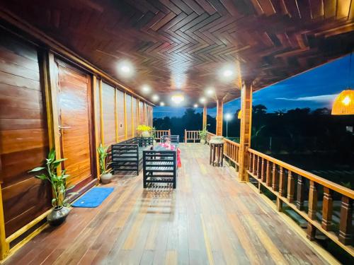 Vvillage in コンポントム Vvillage in コンポントム