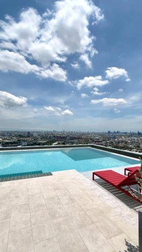 Swimming pool, The Quarter Ramkhamhaeng by UHG in Ramkhamhaeng Swimming pool, The Quarter Ramkhamhaeng by UHG in Ramkhamhaeng