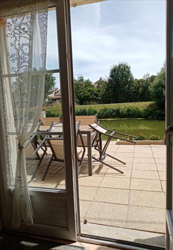 Kilátás, Gîte "La Maison de La Taillée aux Volets Bleus" - Bord de Rivière - Pêche - Marais Poitevin - Vendée (-- Charmant Gite au Calme -- "La Maison de La Taillee aux Volets Bleus" - Bord de Riviere - Peche - ) in Le Gue De Velluire Kilátás, Gîte "La Maison de La Taillée aux Volets Bleus" - Bord de Rivière - Pêche - Marais Poitevin - Vendée (-- Charmant Gite au Calme -- "La Maison de La Taillee aux Volets Bleus" - Bord de Riviere - Peche - ) in Le Gue De Velluire