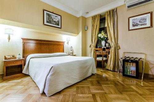 Luxury Rooms H 2000 Roma in Trevi Luxury Rooms H 2000 Roma in Trevi