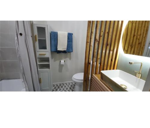 Modern smart oasis in ويست هومستيد - بنسلفانيا Modern smart oasis in ويست هومستيد - بنسلفانيا