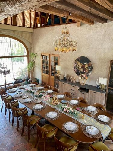 Bankett-terem, Gîte de charme - La Boursicauderie (Gite de charme - La Boursicauderie) in Bleneau Bankett-terem, Gîte de charme - La Boursicauderie (Gite de charme - La Boursicauderie) in Bleneau