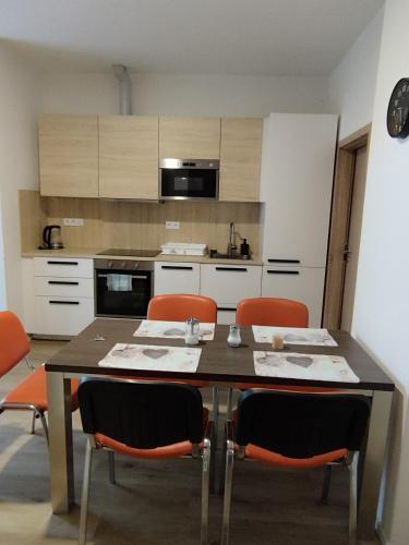 Angel in คราโลโว โปเล Angel in คราโลโว โปเล