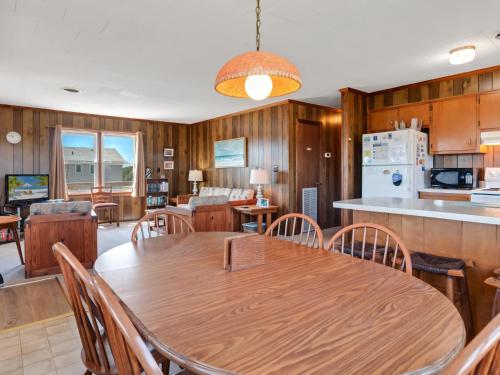 4085 - Ten Forward in Kitty Hawk (NC) 4085 - Ten Forward in Kitty Hawk (NC)