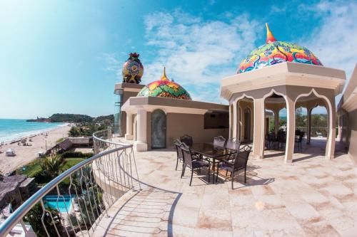 Instalaciones, Dharma Beach in Montanita Instalaciones, Dharma Beach in Montanita