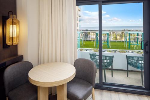 Embassy Suites by Hilton Gulf Shores Beach Resort in Kis Lagúna Embassy Suites by Hilton Gulf Shores Beach Resort in Kis Lagúna