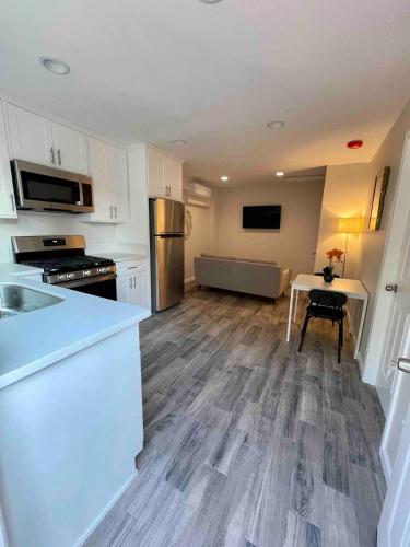 Serenity Villa in Κλέαρμοντ(Καλιφόρνια) Serenity Villa in Κλέαρμοντ(Καλιφόρνια)