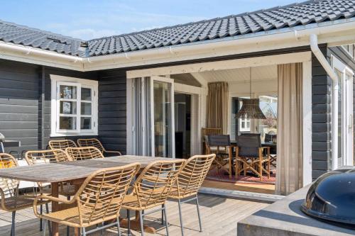 Facilities, Cozy Wooden Cottage With A Great Terrace in Idestrup Facilities, Cozy Wooden Cottage With A Great Terrace in Idestrup