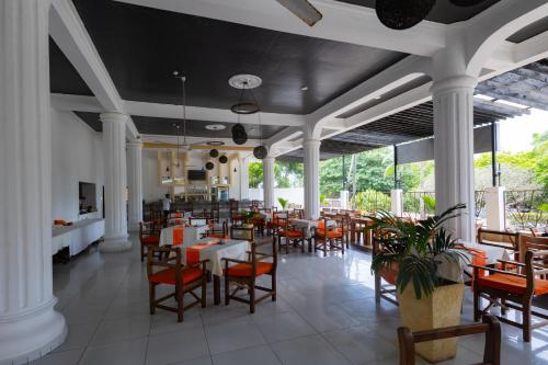 Restaurante, The Safiya Hotel, Diani Beach in Mombasa Restaurante, The Safiya Hotel, Diani Beach in Mombasa