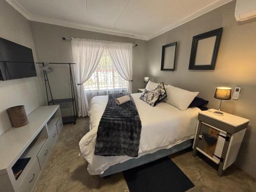 Stellies Accommodation - Room 1 in Keetmanshoop Stellies Accommodation - Room 1 in Keetmanshoop