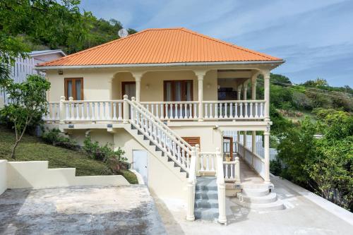 Entrada, Sandrati Villa in Port Elizabeth Entrada, Sandrati Villa in Port Elizabeth