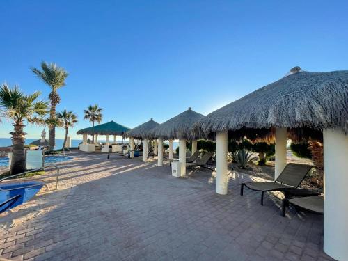 Waves & Relaxation Oceanfront 2BR Family Condo in Playa Encanto Waves & Relaxation Oceanfront 2BR Family Condo in Playa Encanto