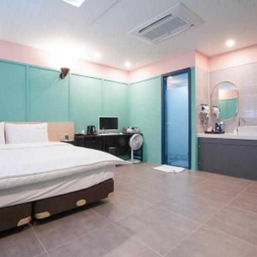 사천잠보호텔 (사천잠보호텔) in Seopo-myeon 사천잠보호텔 (사천잠보호텔) in Seopo-myeon