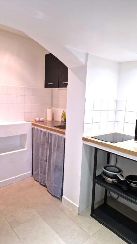 Kitchen, Le saint Paul in Route de Lyons la Foret Kitchen, Le saint Paul in Route de Lyons la Foret