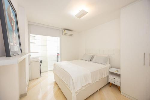 Rj02 LEBLON!Ap 2 quartos/garagem 400m da praia! in Leblon Rj02 LEBLON!Ap 2 quartos/garagem 400m da praia! in Leblon