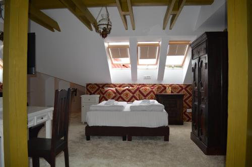 This photo about Conacul Bratescu shared on HyHotel.com