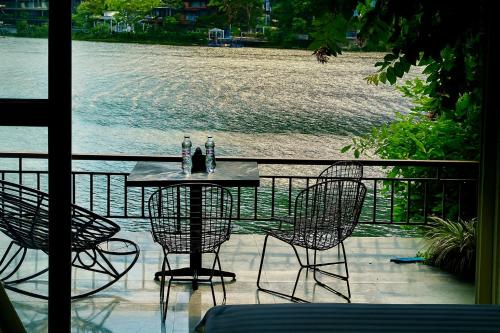 View, House by Dong Do Lake in Xuan Bang View, House by Dong Do Lake in Xuan Bang