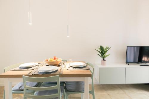 Pool, private garden and beach in the city center in Piazza Brescia Pool, private garden and beach in the city center in Piazza Brescia