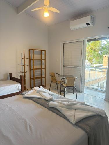 Pousada Vila Coral in Praia do Pereque-Acu Pousada Vila Coral in Praia do Pereque-Acu