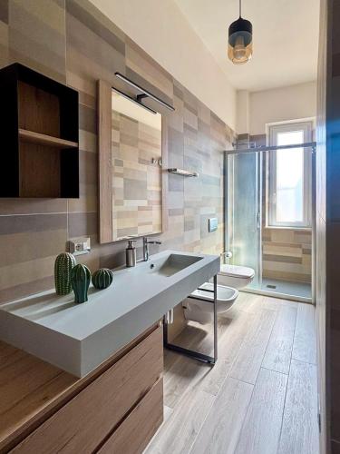 Bathroom, Old Lady - Apartment in Reggio Calabria Bathroom, Old Lady - Apartment in Reggio Calabria