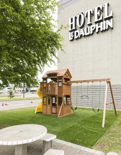 Playground, Hotel & Suites Le Dauphin Quebec in Quebec City (QC) Playground, Hotel & Suites Le Dauphin Quebec in Quebec City (QC)