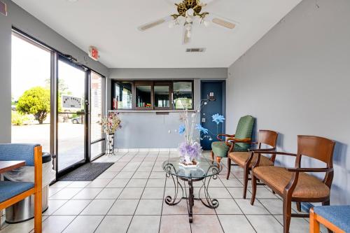 Lobi, Hotel O Luxury Inn Channelview Baytown I-10 in Cloverleaf Lobi, Hotel O Luxury Inn Channelview Baytown I-10 in Cloverleaf