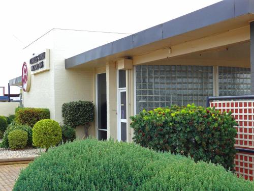 Charles Sturt Motor Inn in West Wyalong Charles Sturt Motor Inn in West Wyalong