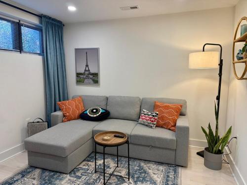 Cozy Old Town Apartment in مترو طريق برادوك Cozy Old Town Apartment in مترو طريق برادوك