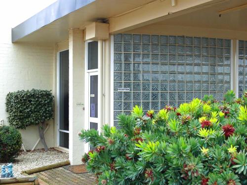 Charles Sturt Motor Inn in West Wyalong Charles Sturt Motor Inn in West Wyalong