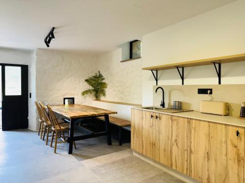 Konyha, Chulavista House by Kev in Parada De Sil Konyha, Chulavista House by Kev in Parada De Sil