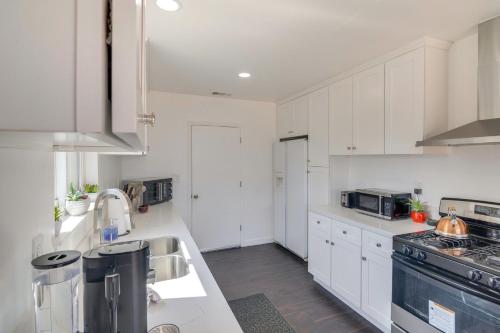 Facilities, HOV Lux Whitehouse Lakeview Terrace in Santa Clarita Facilities, HOV Lux Whitehouse Lakeview Terrace in Santa Clarita