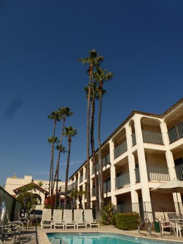 Entrance, Vagabond Inn Glendale in Glendale Entrance, Vagabond Inn Glendale in Glendale