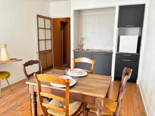 Konyha, Chez Kapameï (Chez Kapamei) in La Clayette Konyha, Chez Kapameï (Chez Kapamei) in La Clayette