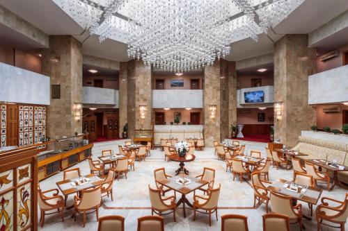 ห้องอาหาร, โรงแรมแนตชั่นอลนี (Natsionalny Hotel) in เปเชอร์สกี ห้องอาหาร, โรงแรมแนตชั่นอลนี (Natsionalny Hotel) in เปเชอร์สกี