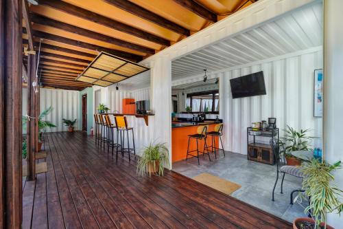 Shared lounge/TV area, Corten Villa - A Vacation within Your Vacation in Lower Woburn Shared lounge/TV area, Corten Villa - A Vacation within Your Vacation in Lower Woburn