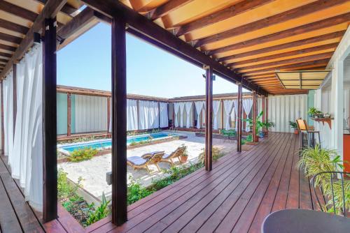 Garden, Corten Villa - A Vacation within Your Vacation in Lower Woburn Garden, Corten Villa - A Vacation within Your Vacation in Lower Woburn